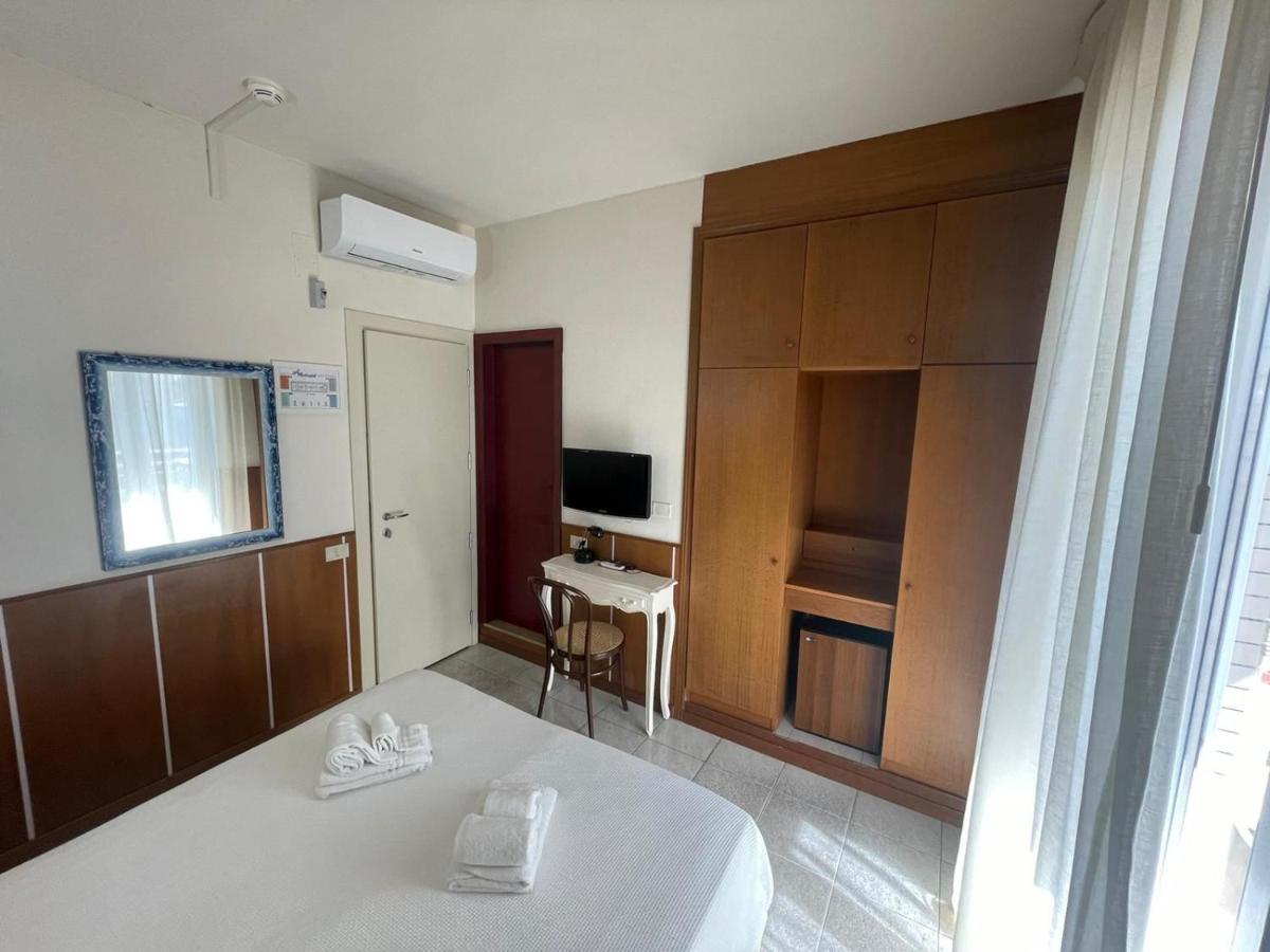 Hotel Metropol Pesaro Extérieur photo