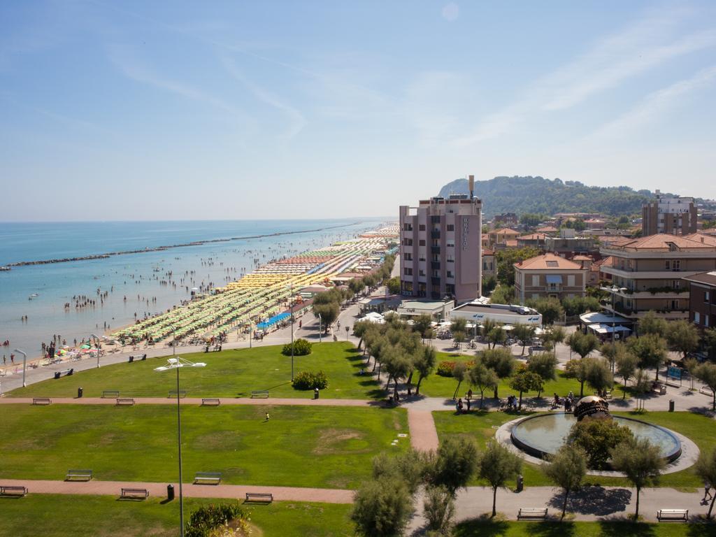 Hotel Metropol Pesaro Extérieur photo