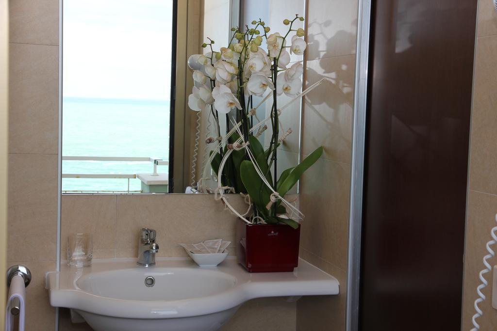 Hotel Metropol Pesaro Extérieur photo